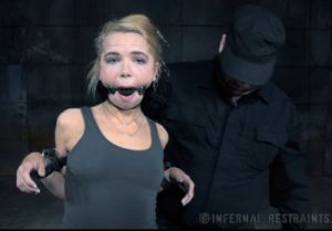Alina West Gets Some Unique Metal Bondage [2015,Submission,Torture,BDSM][Eng]