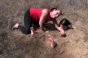 Lexi Gets Buried and Tickled by Fayths Magic [Bondage,torture,BDSM][Eng]