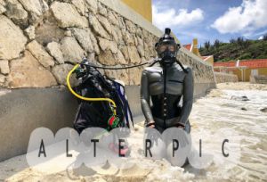 Latex in Bonaire [2019,Alterpic][Eng]