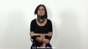 Military neck brace and humane restraints [2020,torture,Bondage,Rope][Eng]