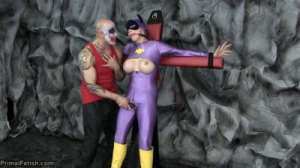 Batgirl - No Escape from the Madness [2018,strap-on,ball gag,oral creampie.][Eng]
