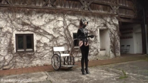 Sulky in The Courtyard [2020,BDSM,latex,Rope][Eng]