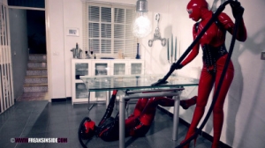 Rubber a vacuum cleaner [2019,Latex,Bdsm,Rubber][Eng]