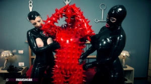 Rubber Threesome [2020,Rubber,Bdsm,Latex][Eng]