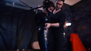 Tight bondage and mummification for beautiful brunette [2021,BDSM Latex][Eng]