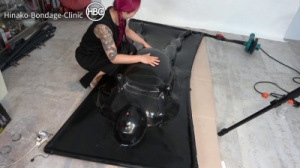 Nipple Play in the Latex Vacuum Bed [Asians BDSM][Eng]