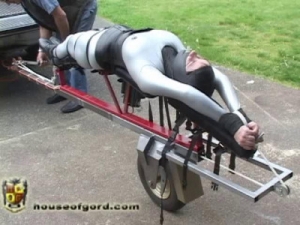 Fem-Car Electrified and Stretched [BDSM][Eng]