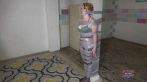 Izzie Taped To a Post, boundinthemidwest [BDSM][Eng]