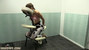 Britney – Massage Chair Udder Pump [2020,BDSM,Britney,bondage,BDSM,ball gag][Eng]