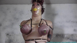 Jolies Big Tits Bounce As She Hops To the Workshop To Be Ziptied part 3 [BDSM][Eng]
