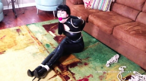 Nyxon Cat Burglar Caught and Wrangled [BDSM Latex][Eng]