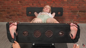 Astrid – Foot Tickling in Stocks