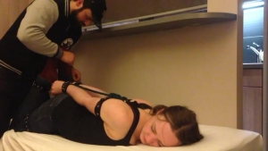 KitzelseiteTickleFun – Hotel room tickling