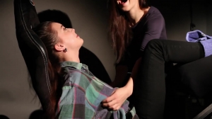 TickleTherapy – Friends tickle therapy TickleTherapy – Friends tickle therapy