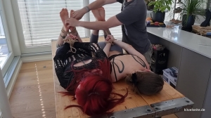 KitzelseiteTickleFun – Cassie & Kyra Hogtied on the table
