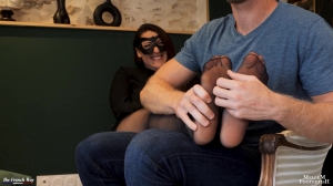 TheFrenchWayTICKLING – Friendly massage Turns into uncontrollable tickling