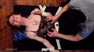 KitzelseiteTickleFun – Kovaluna gets tickled on the strap table