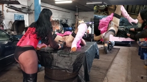 MISTRESS LUCIANA - Examined the asshole with the giant speculum