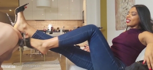 MahoganyQen - Pizza And Chill - Casual Heel Fucking My Slave