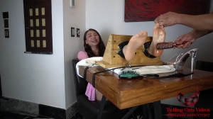 TicklingGirlsVideos – Kate's feet tickle challenge! TicklingGirlsVideos – Kate's feet tickle challenge!