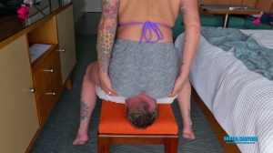 Morning Face Sitting And Ball Squeezing - BRUTAL FACE SITTING AND FEMDOM