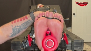 Fettish – TickOLing – Lithie Table v2-mf, TicklingFeet