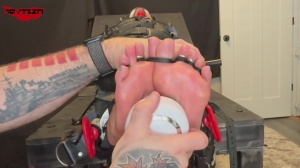 Fettish – TickOLing – Lithie Table v2-mf, TicklingFeet