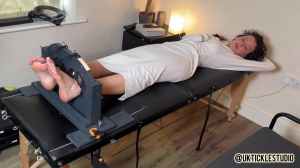 UKTickleStudio – Tammie Gets Tickled Crazy in the Stocks-mf, TicklingFeet, TicklingUpperBody