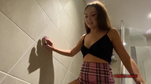 SadisticQueens - Squishysax - Louise - Stomping and Dunking-Femdom