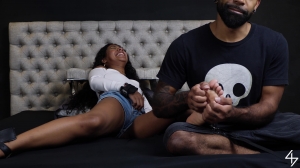 Door44 – Yasmins Ticklish Sit Down-mf, TicklingFeet Door44 – Yasmins Ticklish Sit Down-mf, TicklingFeet