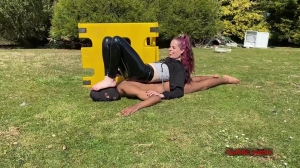 Sadistic Queens - Squishysax - Miss Tiffany Naylor - Grind Your Head Into The Ground-Femdom