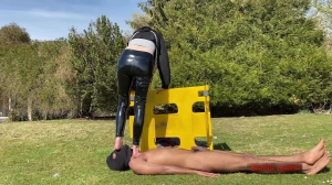 Sadistic Queens - Squishysax - Miss Tiffany Naylor - Grind Your Head Into The Ground-Femdom