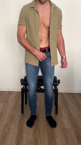 Athleteballbusting - Squeeze That Ballsack-BallAbuse