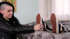 TicklingAndLaughingExperiences – The aristokratic girls- fff, HD, TicklingFeet