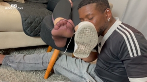 GG Foot Domination - Huge and irresistible foot odor-Fetish