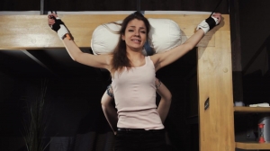 TickleTherapy – Miss Russia Victoria standup tickled by Anyuta- ff, HD, TicklingUpperBody