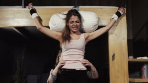 TickleTherapy – Miss Russia Victoria standup tickled by Anyuta- ff, HD, TicklingUpperBody