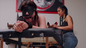 BeneathMyFeet – LUNA'S CRUELTY!- ff, HD, TicklingFeet