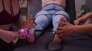 BeneathMyFeet – TICKLING ROULETTE- fff, HD, TicklingFeet, TicklingUpperBody