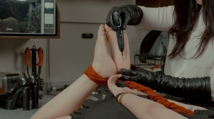 BeneathMyFeet – Maid Tickling- mf, TicklingFeet, TicklingUpperBody