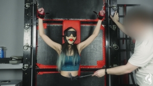 Standing Tickle Punishment – Jezebel Lee in the Dungeon- mf, TickleTummy, TicklingUpperBod