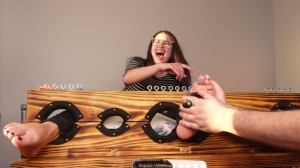 TheTickleRoom – Bella Feetures Spread Foot Tickle The Real First Time- mf, TicklingFeet,