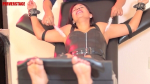 Perverstage – Delilah, a very ticklish mature woman- mf, MILF, TicklingFeet, TicklingUpperBody