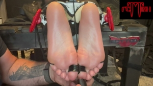 Fettish – The Tickle Table – Facedown Amecia Viewer Test- mf, TicklingFeet
