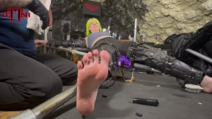 Fettish – Tickled in Steel – Fae DCay- mf, TicklingFeet, TicklingUpperBody