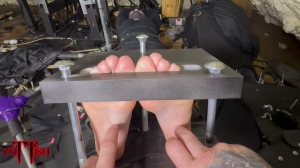 Fettish – Bench Press – Amecia- mf, TicklingFeet
