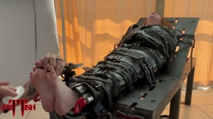 Fettish – The Tickle Table – Ivee Marks- mf, TicklingFeet